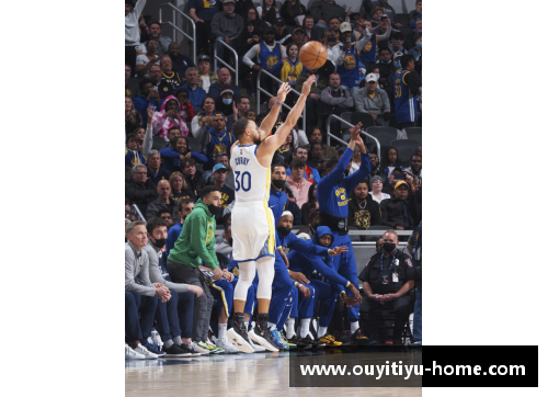 欧亿体育官网2974个三分！库里超越雷·阿伦，成为新的NBA历史三分王 - 副本 - 副本